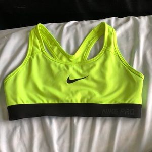 Nike pro sports bra